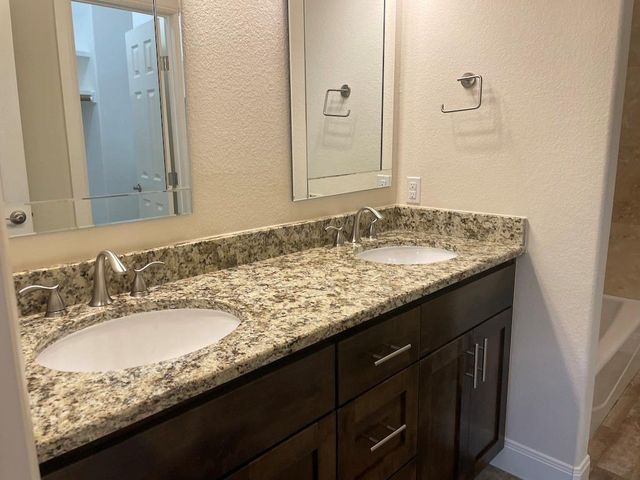 3210 Poe CV B, Lago Vista, TX 78645