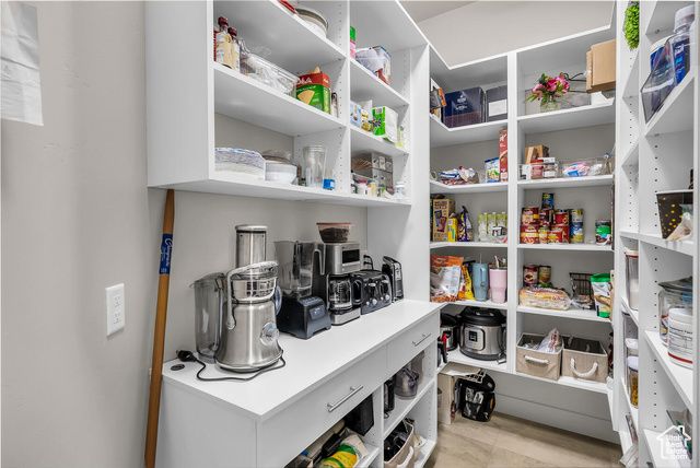 2047 W COUGAR ROCK CIR, St. George, UT 84770