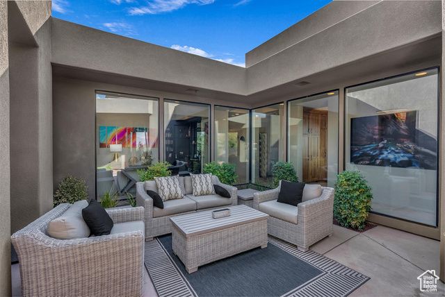 2047 W COUGAR ROCK CIR, St. George, UT 84770