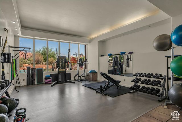 2047 W COUGAR ROCK CIR, St. George, UT 84770