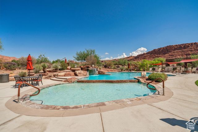 2047 W COUGAR ROCK CIR, St. George, UT 84770
