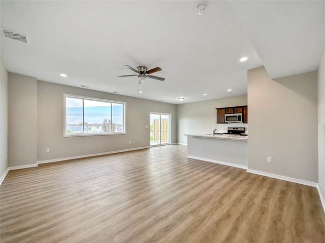 7000 Lake Ridge Avenue 2, Des Moines, IA 50320