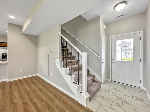 7000 Lake Ridge Avenue 2, Des Moines, IA 50320