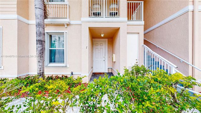 2884 SE 2nd Dr 7, Homestead, FL 33033