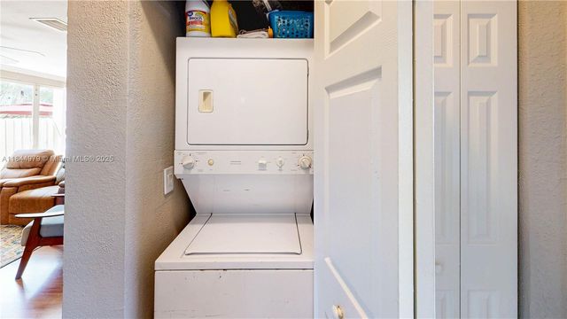 2884 SE 2nd Dr 7, Homestead, FL 33033