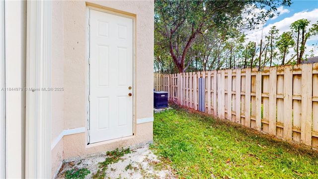 2884 SE 2nd Dr 7, Homestead, FL 33033