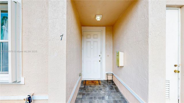 2884 SE 2nd Dr 7, Homestead, FL 33033