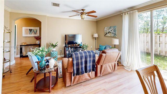 2884 SE 2nd Dr 7, Homestead, FL 33033