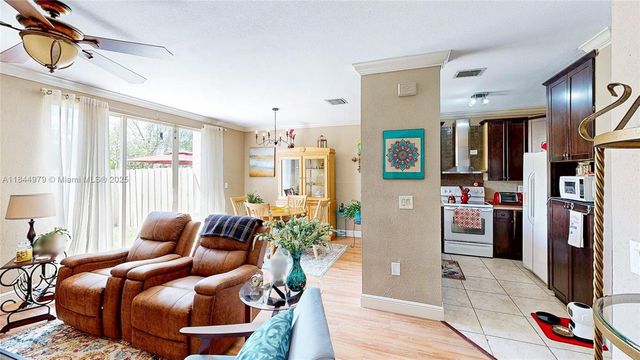 2884 SE 2nd Dr 7, Homestead, FL 33033