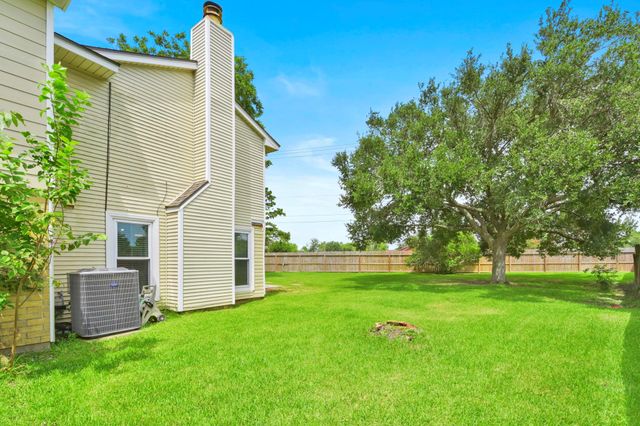 3863 Pecan Circle, La Porte, TX 77571