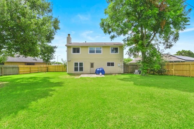 3863 Pecan Circle, La Porte, TX 77571
