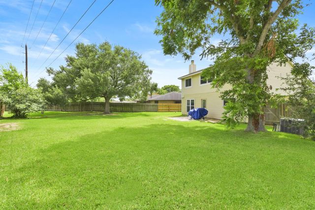 3863 Pecan Circle, La Porte, TX 77571