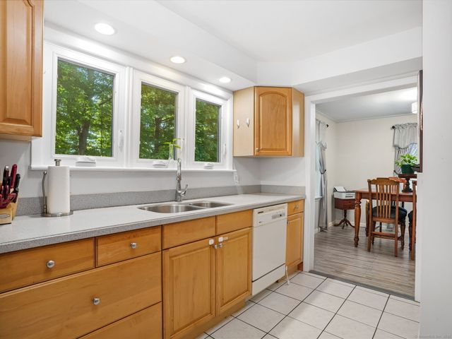 4 Senga Road, Norwalk, CT 06854