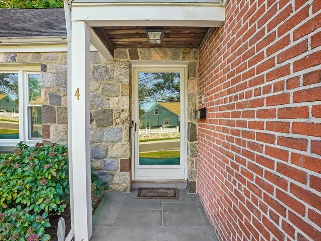 4 Senga Road, Norwalk, CT 06854