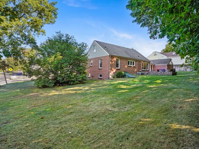 4 Senga Road, Norwalk, CT 06854