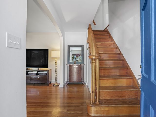 4 Senga Road, Norwalk, CT 06854