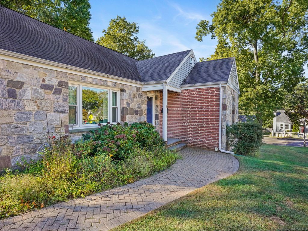 4 Senga Road, Norwalk, CT 06854