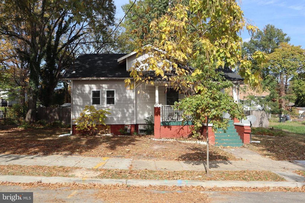 1004 SHEPHERD ST NE, Washington, DC 20017