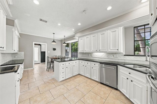 1207 Plantation Drive, Richmond, TX 77406