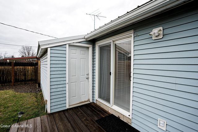 1612 E 2nd AVE, Post Falls, ID 83854