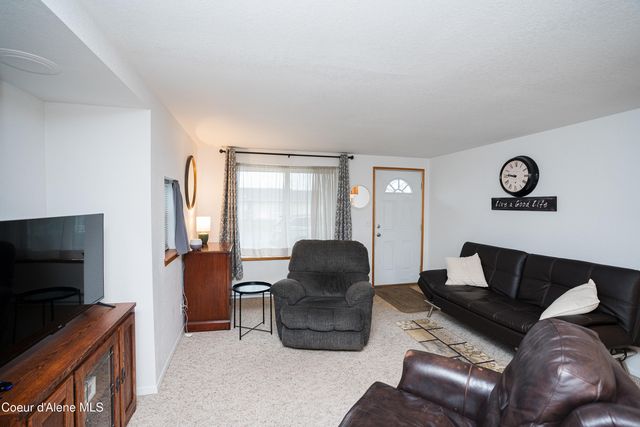 1612 E 2nd AVE, Post Falls, ID 83854