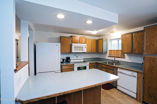 1612 E 2nd AVE, Post Falls, ID 83854