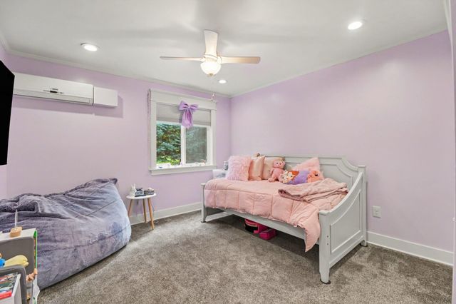 5675 Carlburt Street, West Bloomfield, MI 48322