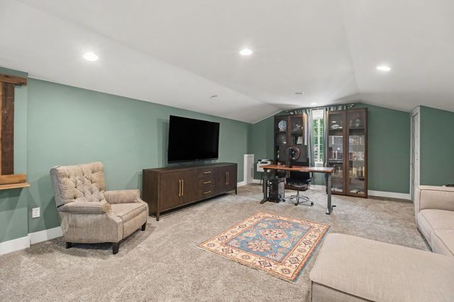 5675 Carlburt Street, West Bloomfield, MI 48322