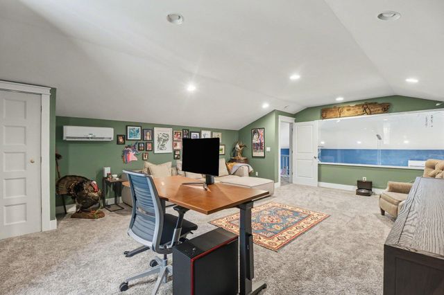 5675 Carlburt Street, West Bloomfield, MI 48322