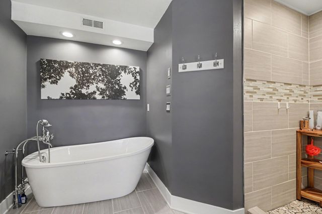 5675 Carlburt Street, West Bloomfield, MI 48322