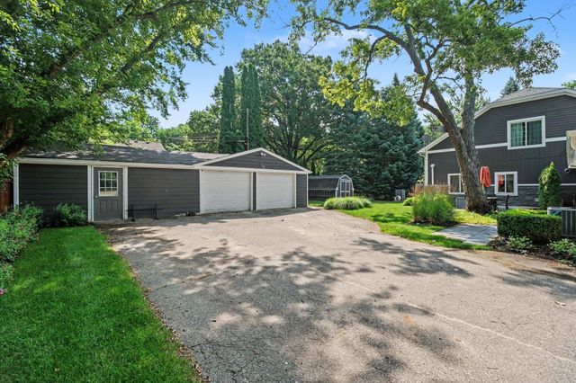 5675 Carlburt Street, West Bloomfield, MI 48322