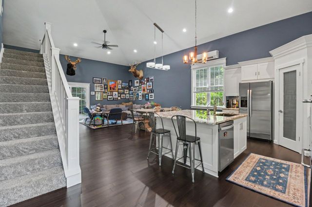 5675 Carlburt Street, West Bloomfield, MI 48322
