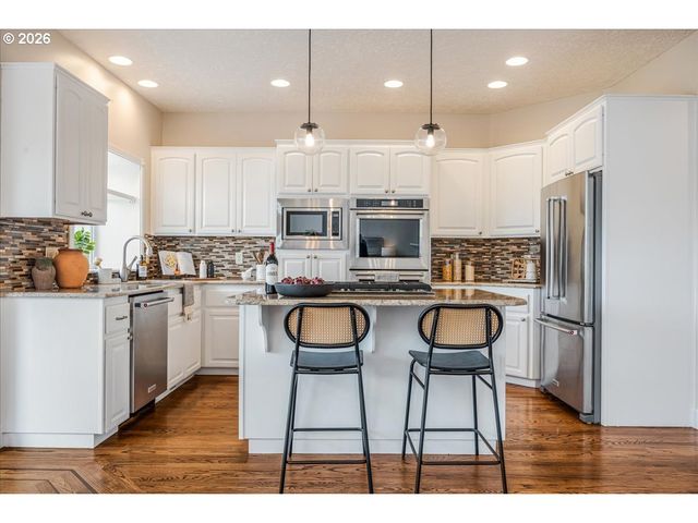 21157 Ne SHORE Dr, Fairview, OR 97024