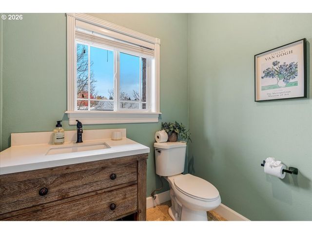 21157 Ne SHORE Dr, Fairview, OR 97024