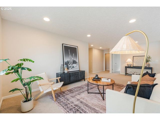 21157 Ne SHORE Dr, Fairview, OR 97024