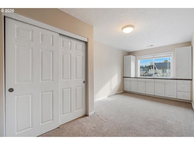 21157 Ne SHORE Dr, Fairview, OR 97024