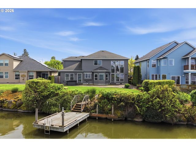 21157 Ne SHORE Dr, Fairview, OR 97024