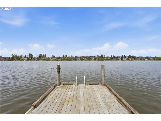 21157 Ne SHORE Dr, Fairview, OR 97024