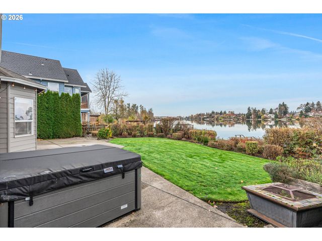 21157 Ne SHORE Dr, Fairview, OR 97024