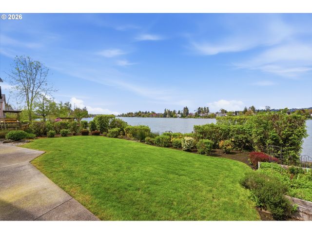 21157 Ne SHORE Dr, Fairview, OR 97024