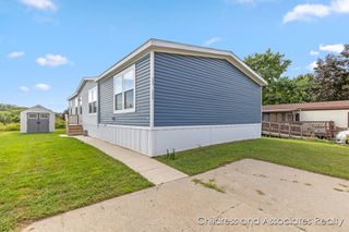 1824 Rhoda Street SE, Lowell, MI 49331