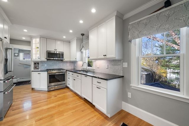 94 Grafton Ave, Milton, MA 02186