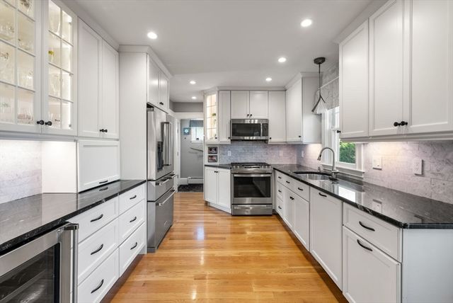 94 Grafton Ave, Milton, MA 02186