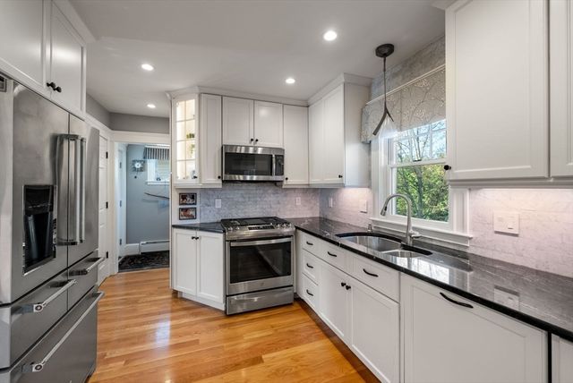 94 Grafton Ave, Milton, MA 02186