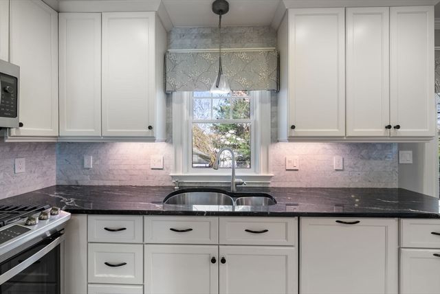 94 Grafton Ave, Milton, MA 02186