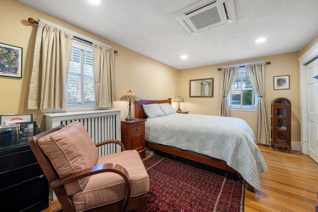 94 Grafton Ave, Milton, MA 02186