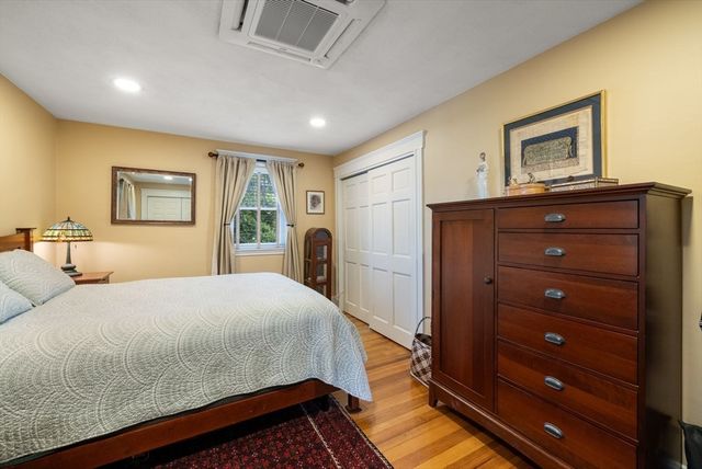 94 Grafton Ave, Milton, MA 02186