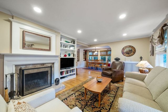 94 Grafton Ave, Milton, MA 02186