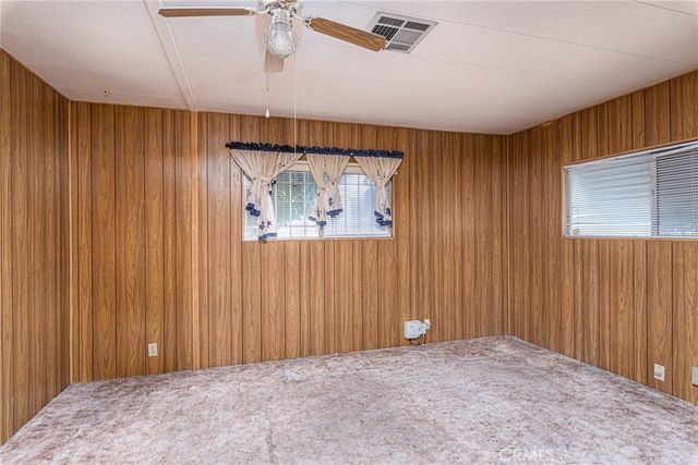 1255 W Johnston, Hemet, CA 92543