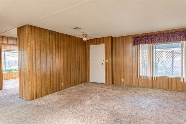 1255 W Johnston, Hemet, CA 92543